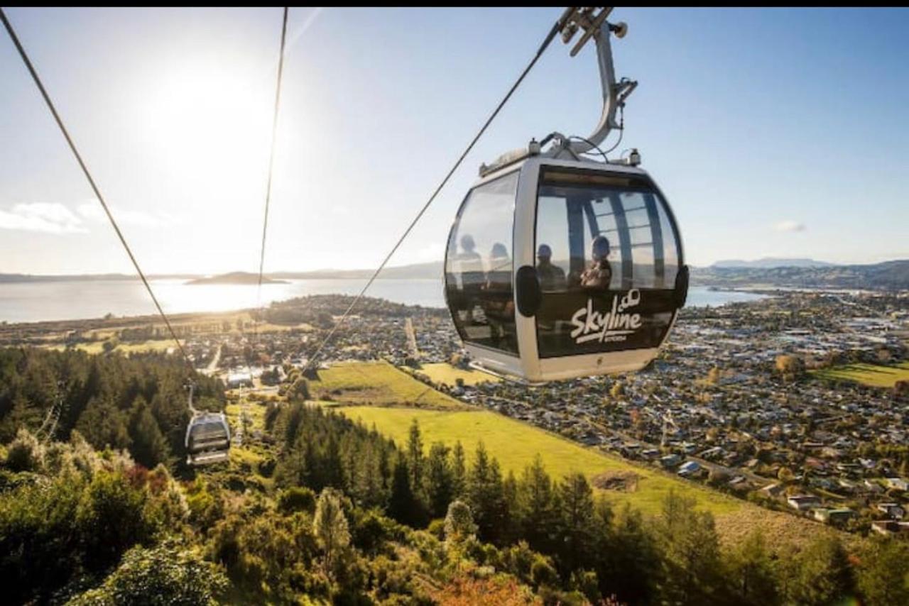 Skyline Mountain View Lodge Up To 16 People ロトルア エクステリア 写真