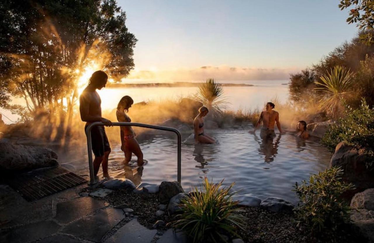Skyline Mountain View Lodge Up To 16 People ロトルア エクステリア 写真