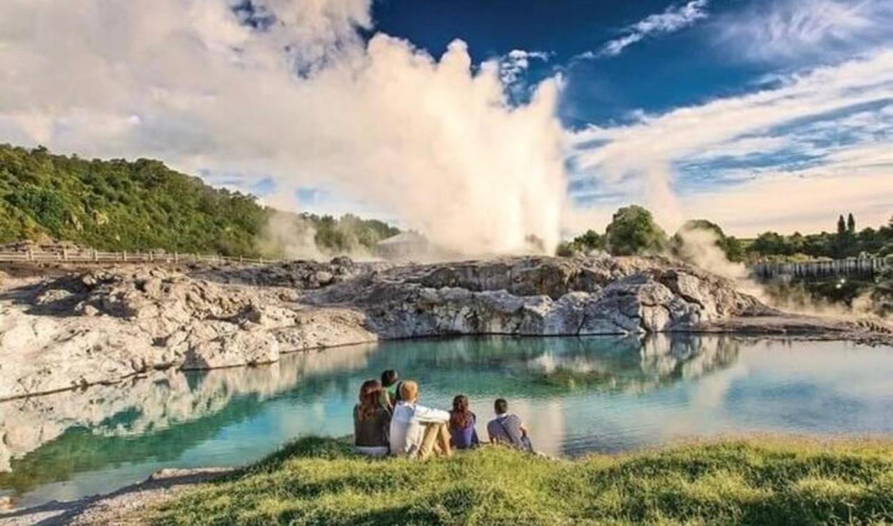 Skyline Mountain View Lodge Up To 16 People ロトルア エクステリア 写真